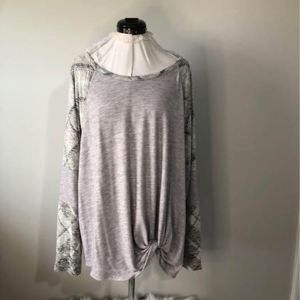 Blouse 3X size 22/24 Cato Long Sleeves 26” p-p, 28” length, C5815